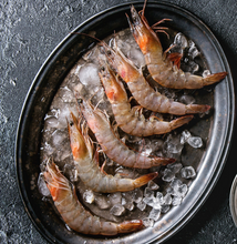 Load image into Gallery viewer, Vannamei Head On Prawns- Butterfly Cut &amp; Deveined 26/30 700g - QUEEN **SAVE R20**